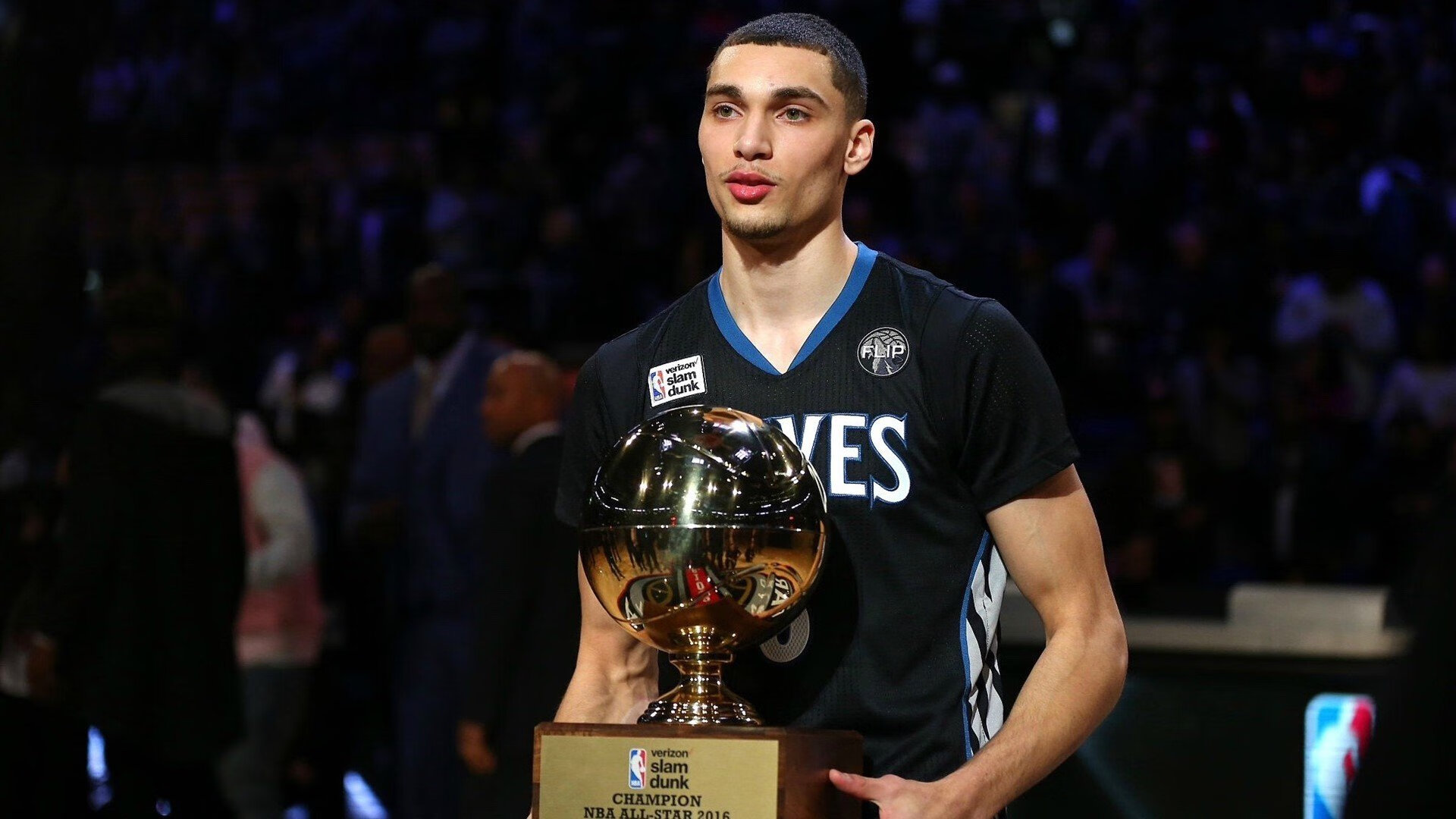 CBA常规赛广东宏远主场胜出 易建联替补登场仍旧影响比赛节奏，cba广东宏远队拜年